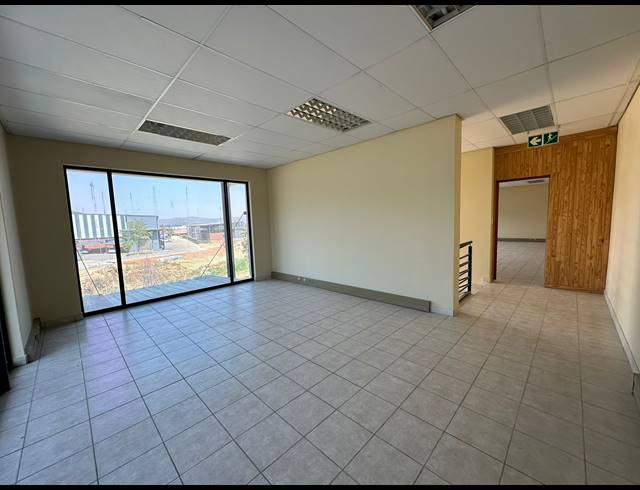 710M² WAREHOUSE TO LET IN LASER PARK